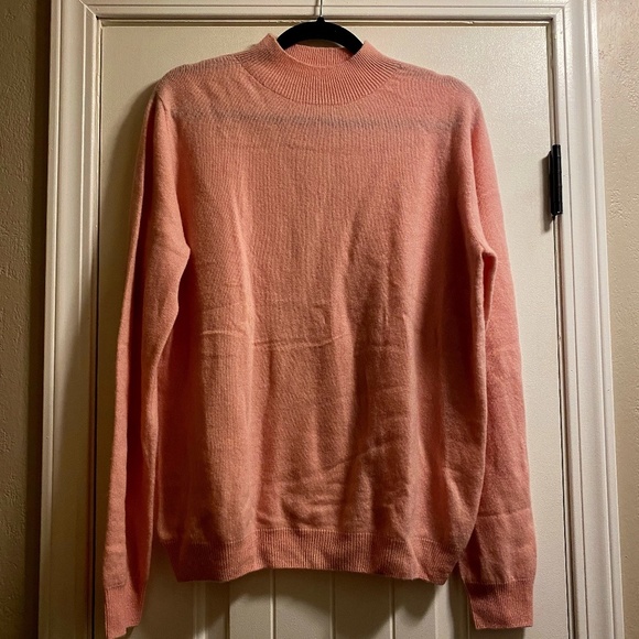 Amazon Sweaters - Pink Mock Neck Wool Sweater - Amazon Size XL